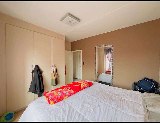 2 BEDROOM TOWNHOUSE FOR SALE IN MONDEOR